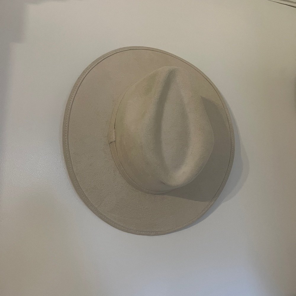 Wide brim suede hat